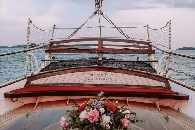 90-Minute Breakfast Cruise on the Royal Albatross Superyacht  - Sentosa Island - Flexible Cancellation Policy and Customer Reviews