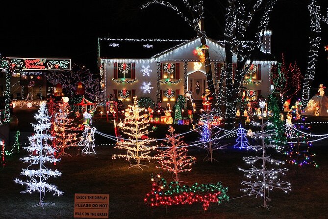 90-Minute Christmas Carol Trolley in Sarasota - Inclusions