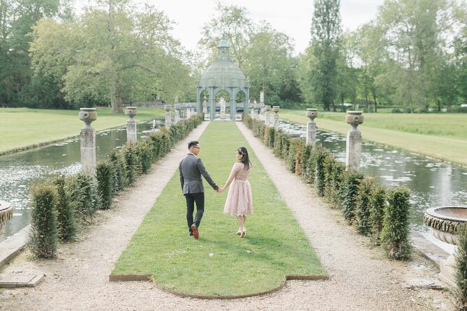 90-Minute Private Vacation Photography Session With Local Photographer in Paris - Tips for Posing and Getting the Best Shots