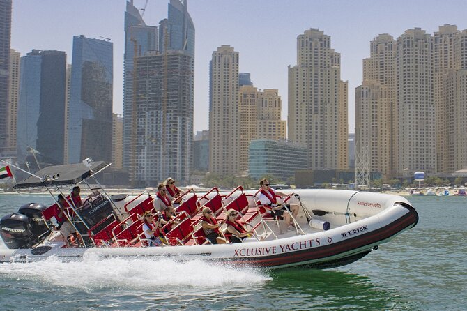90 Minutes Speedboat Tour Dubai : Marina, Atlantis, The Palm and Burj Al Arab - Professional Guide and Boat Features