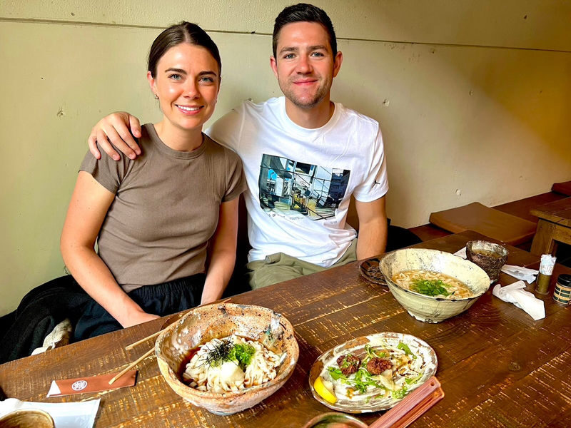 90min udon noodle-making and tasting in Osaka. - Choosing hot or cold noodles
