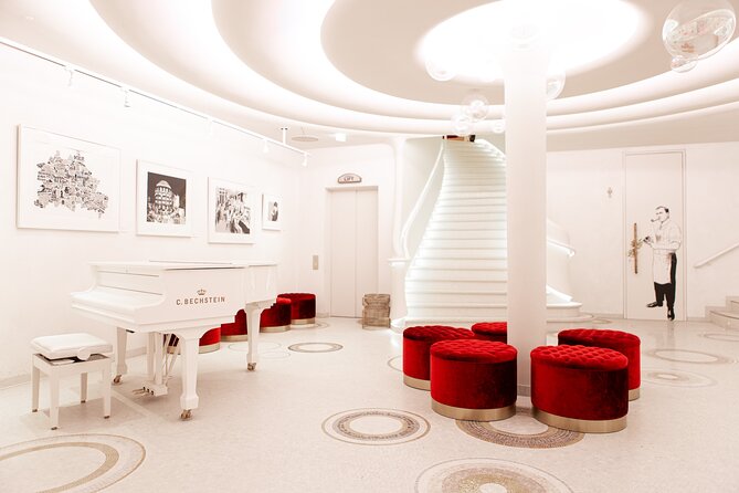 90s Forever Show Hits and Acrobatics With Variety Ticket - Acrobatic Performances