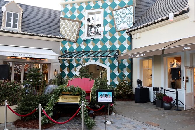 CDG Pick up With Montmartre and La Vallée Village Tour - Selecting Preferred Tour Time