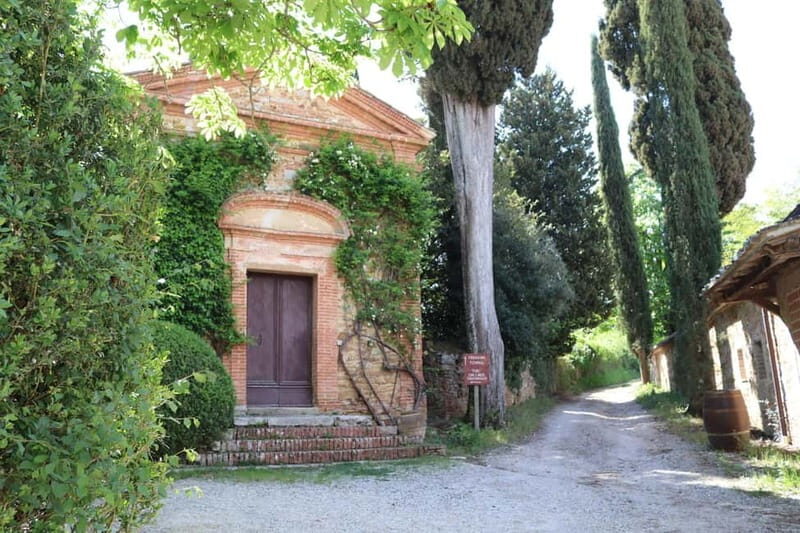 A 16th-century farmhouse between the Crete Senesi and Val d'Orcia, a tour through history and wine. - Good To Know