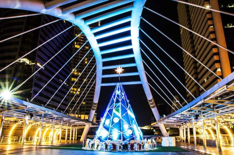 A Bangkok Christmas Walk: Private Tour with Coconut Pancakes - The Value of a Private Guide