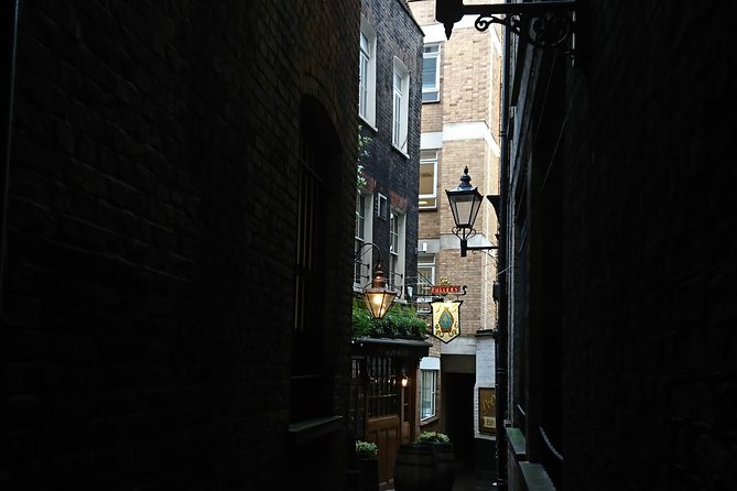A Christmas Carol & Charles Dickens Small Group Walking Tour - Directions