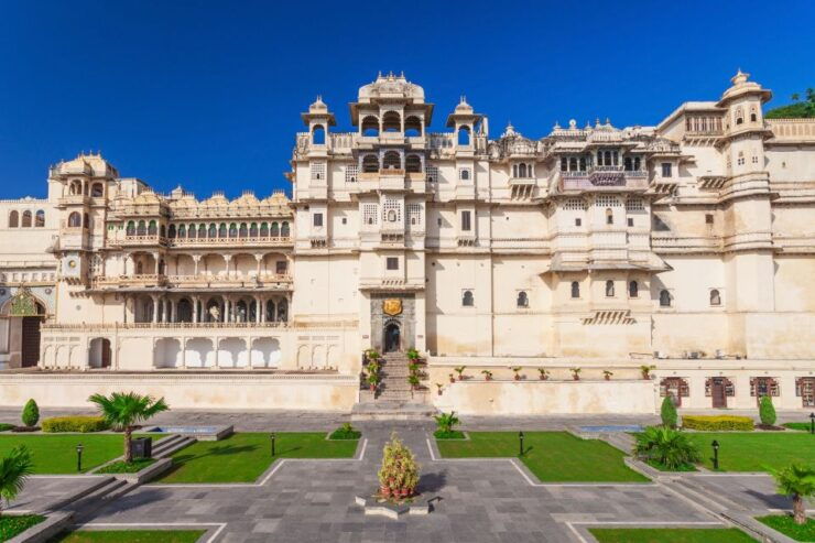 A Complete Tour in Udaipur at 2 Days With Guide Service - Good To Know