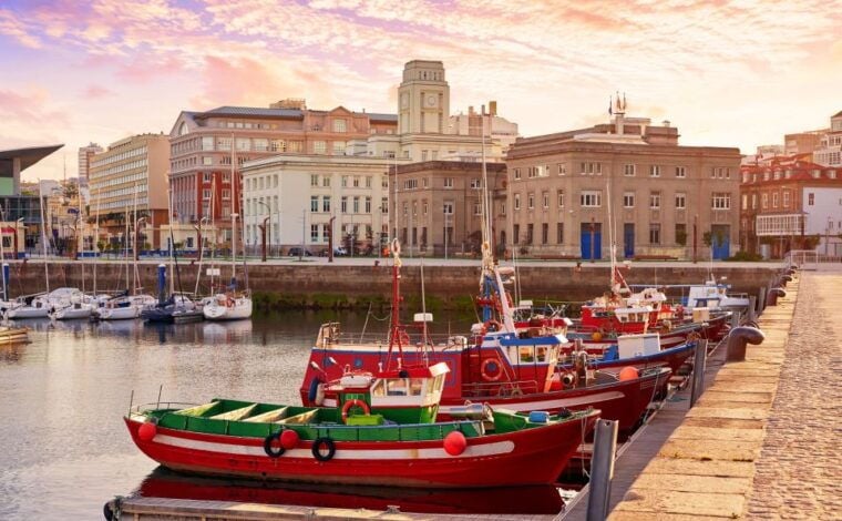 A Coruña: City Highlights Guided Walking Tour - Taking in the Pescadería Area
