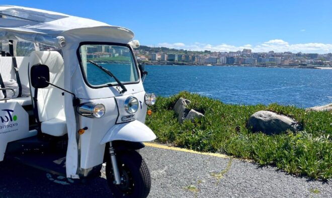 A Coruña: Premium Tuk Tuk Tour - Departure and Return