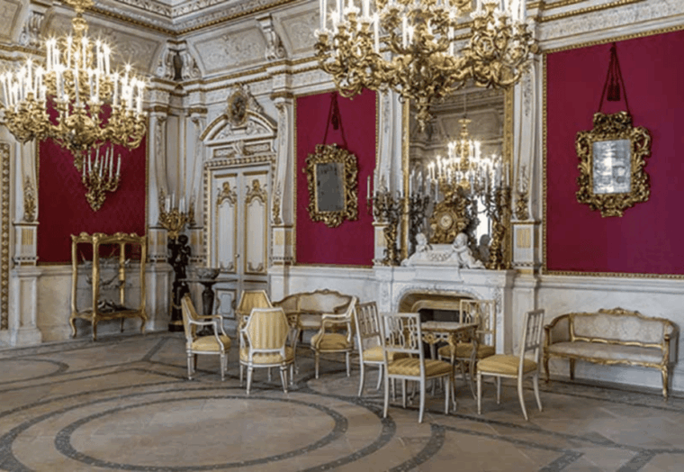 A day as a King of Naples! - FAQ