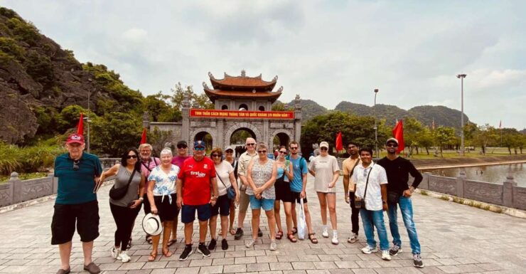 A Day in Paradise: Hoa Lu, Tam Coc, and Mua Cave Adventure - Historical Treasures of Hoa Lu