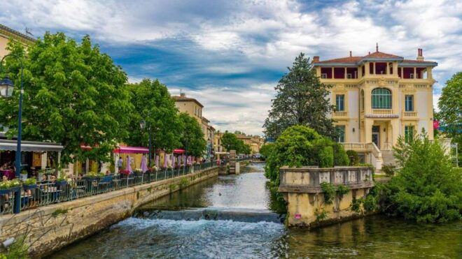 A Day in Provence: Les Baux De Provence, Saint Rémy and More - Charming Shops and Canals in Lisle Sur La Sorgue