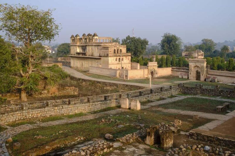 A Day Tour of Orchha & Jhansi Fort from Khajuraho with Guide - FAQs