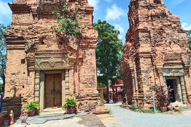 A Day Trip to Angkor Wat, Bayon, Taprohm from Phnom Penh - Who Is This Tour Best Suited For?