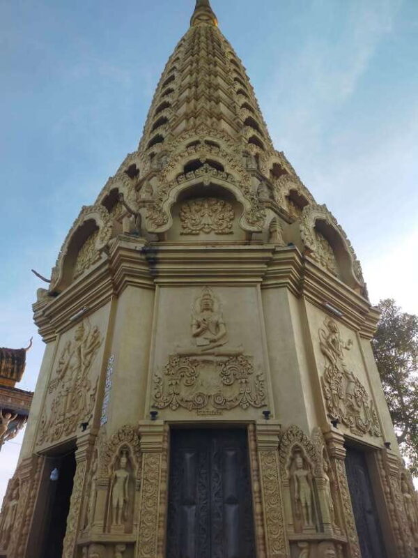 A Day TukTuk Bambootrain, Banan, Killing & Bat Caves, Sunset - FAQs