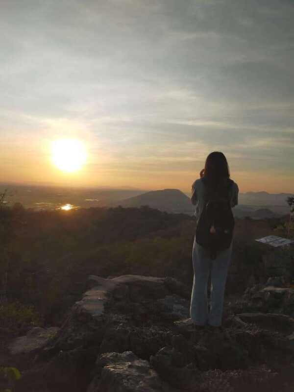 A Day TukTuk Bambootrain, Banan, Killing & Bat Caves, Sunset - FAQ