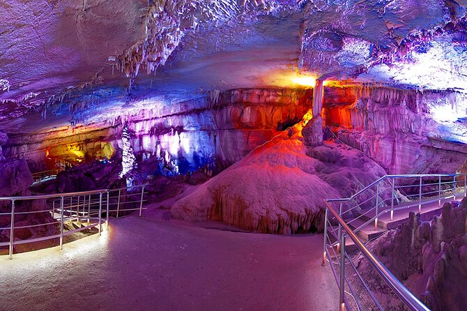 A Dinosaur Footprint Tour & Natural Reserve Discovery - Private Transportation Details