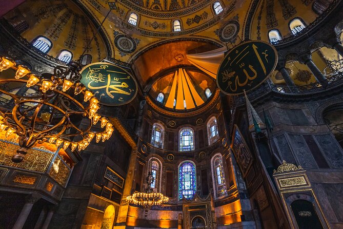 A Full-Day, Small-Group Tour of Istanbul'S Top Sights - Group Size and Transportation
