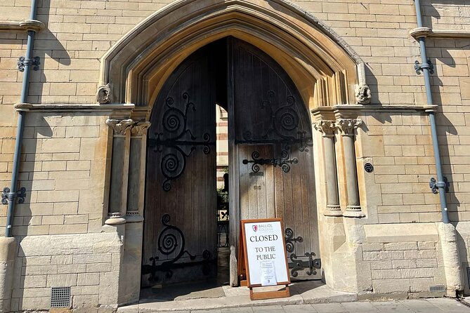 A Guide to the City of Dreaming Spires: A Self-Guided Audio Tour of Oxford - History and Architecture