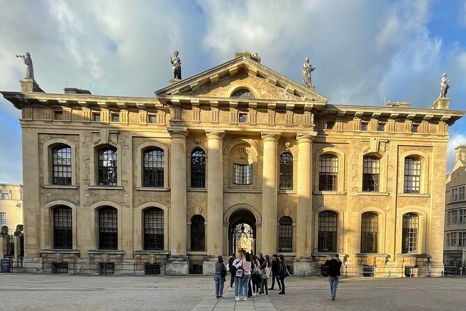A Guide to the City of Dreaming Spires: A Self-Guided Audio Tour of Oxford - Hidden Gems and Local Hangouts
