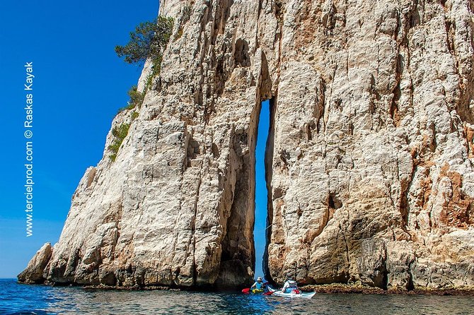 A Guided Day of Exploration in Sea Kayaking, Discovery of the National Park. - Meeting and Pickup Details