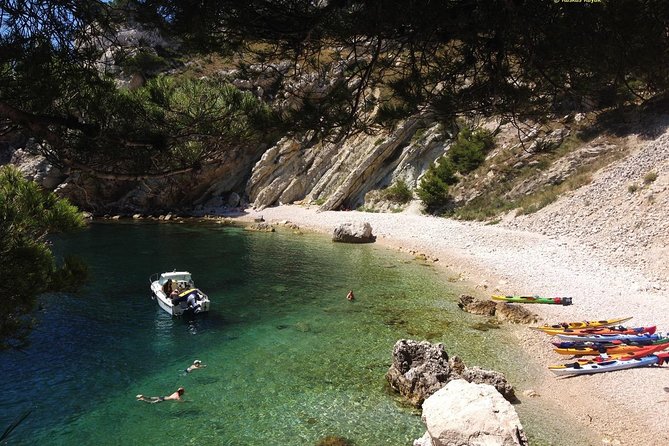 A Guided Day of Exploration in Sea Kayaking, Discovery of the National Park. - Safety Guidelines and Restrictions
