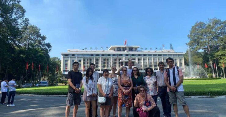 A Half-Day Saigon Highlights Tour by Local Guide - Itinerary Highlights