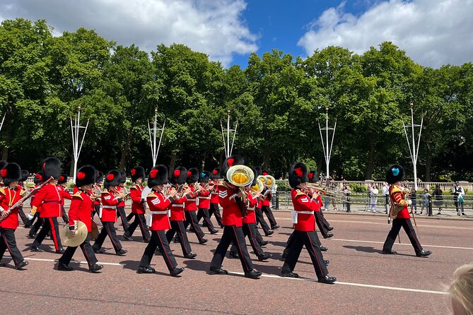 A Half Day to Discover the British Royal Tradition - Inclusions