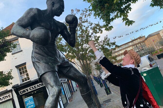 A Historical tour of Warwick with Queen Elizabeth's Secret Lover - Good To Know