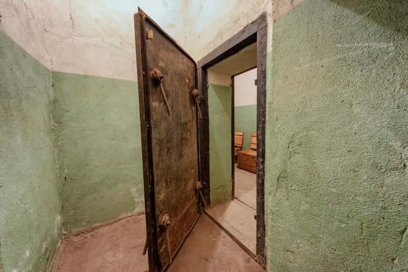 A Journey Through Abandoned Wonders - Tbilisi Urbex Tour - Good To Know