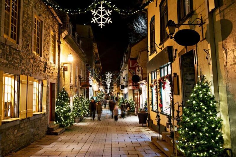A Joyful Christmas: Private Walking Tour in Quebec - Exploring Quebec City During the Holidays