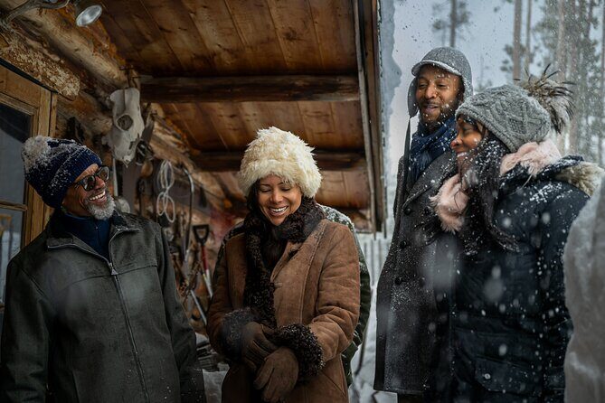 A Joyful Christmas: Private Walking Tour in Quebec - What Travelers Can Expect
