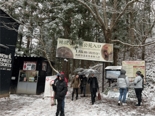 A Memorabele Snow Monkey Park & Zenkoji Temple Private Tour - Preparation and Recommendations