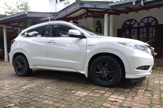 A Multi-Day Tour Around Sri Lanka With Our Personal Driver - Meeting and Pickup