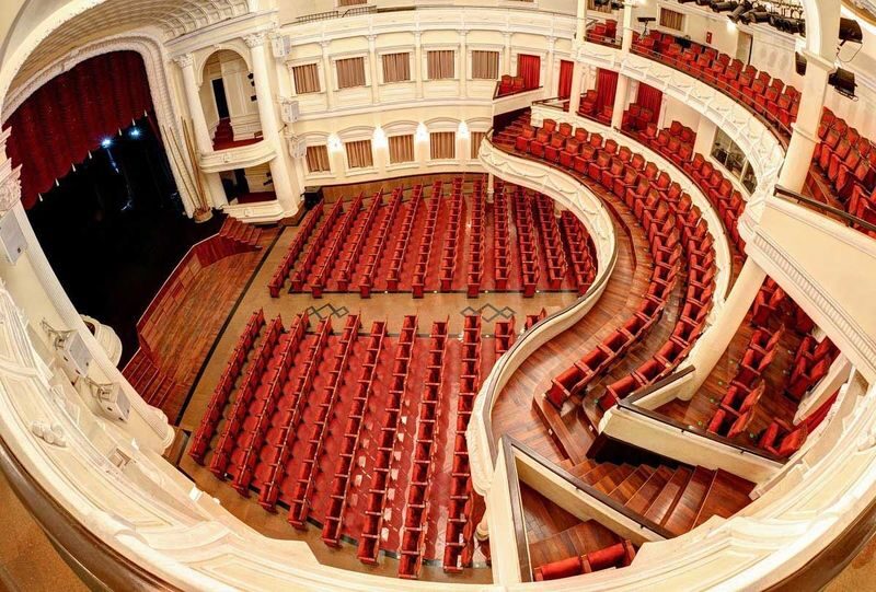 A O Show Ticket at Saigon Opera House - Who will enjoy the A O Show most
