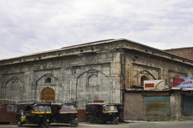 A Private Guided Walking Tour Of Old Srinagar With Lunch - Authenticity and Real-Life Insights