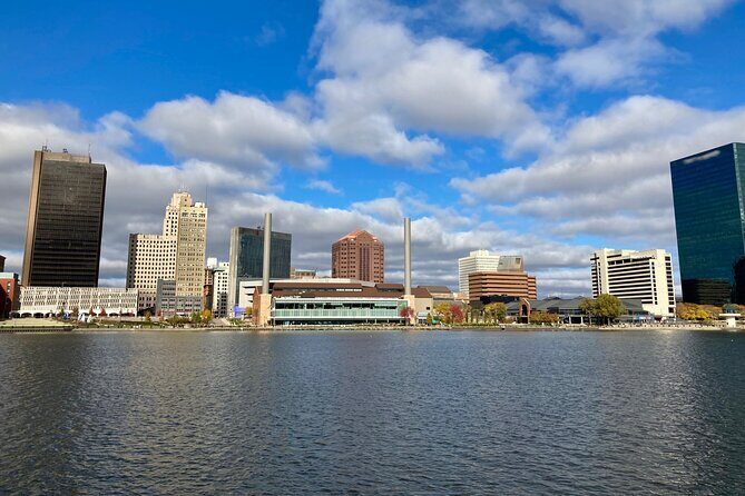 A Self-Guided Audio Tour of the Port of Toledo - A Self-Guided Audio Tour of the Port of Toledo: A Practical Guide to Exploring Ohio’s Riverfront
