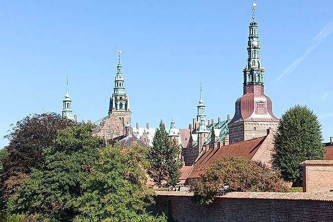 A Slow Pace Tour of Kronbog Castle and Frederiksborg Palace - Meeting Point and Group Size