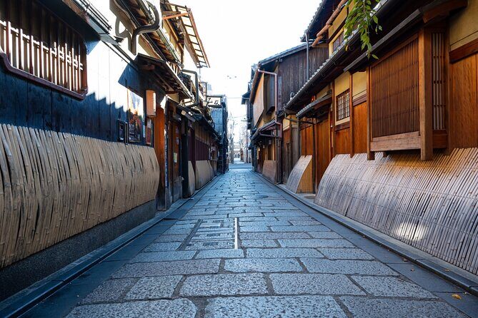A Stroll Through Old Kyoto Geisha at Dusk - FAQ
