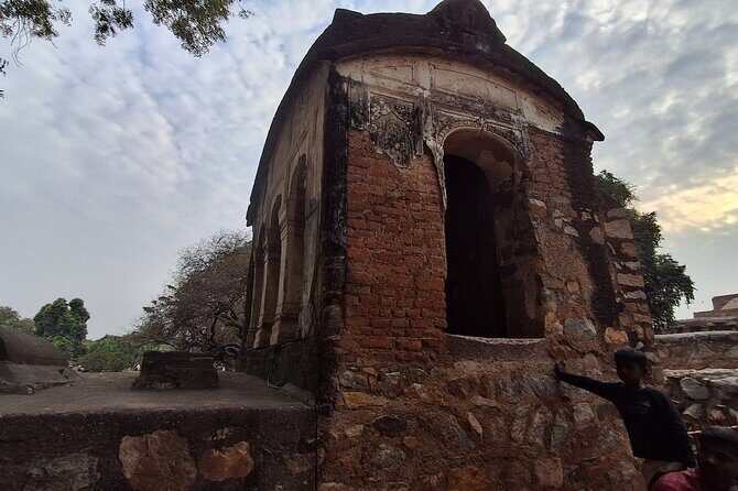 A Sunset Walk at Qutub Complex - Practical Tips for Visitors