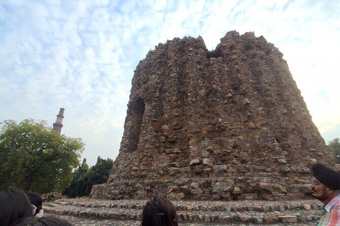 A Sunset Walk at Qutub Complex - Detailed Review of the Sunset Walk at Qutub Complex