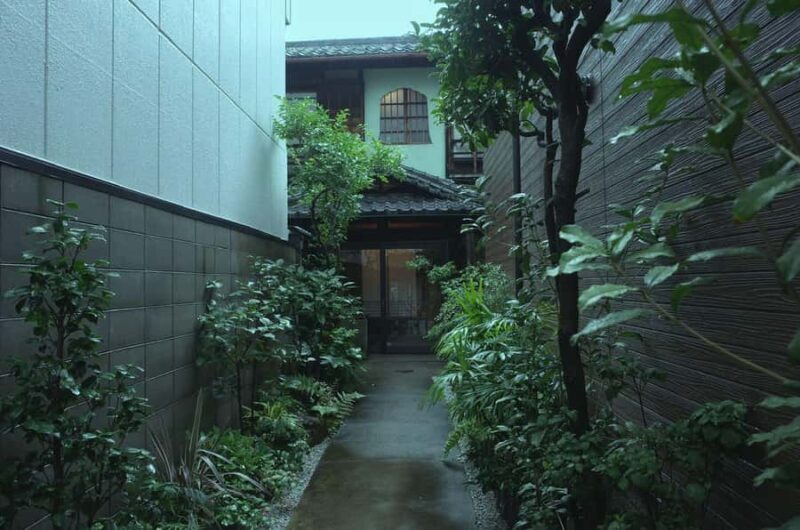 A sushi workshop with a local instructor in a century-old - Good To Know