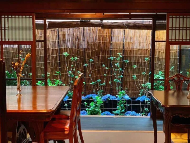 A sushi workshop with a local instructor in a century-old - FAQ