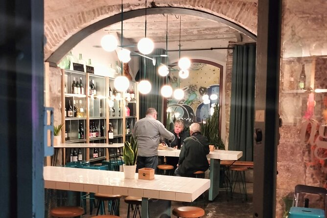 A Taste of Catalan Elegance: Wine and Cava Tasting in Barcelona - What to Expect