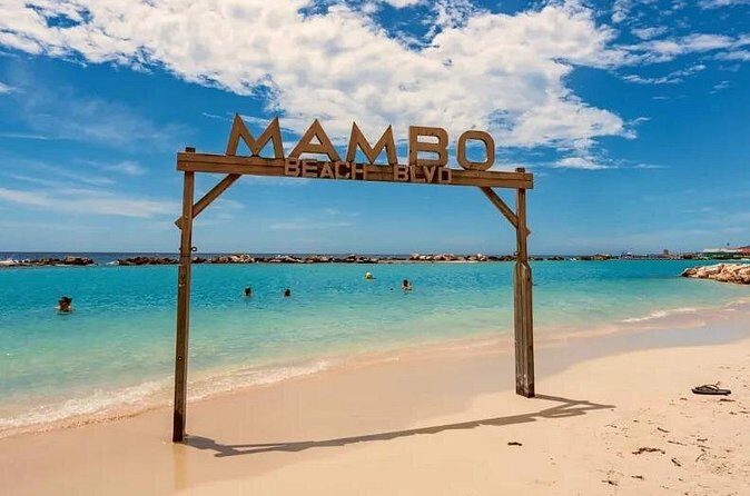 A Taste of Curaçao: City tour, Chobolobo & Mambo Beach Escape - Mambo Beach: Relaxation and Fun
