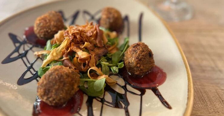A Taste Of Edinburgh Food Tour. Includes All Food & Drinks - Booking Information