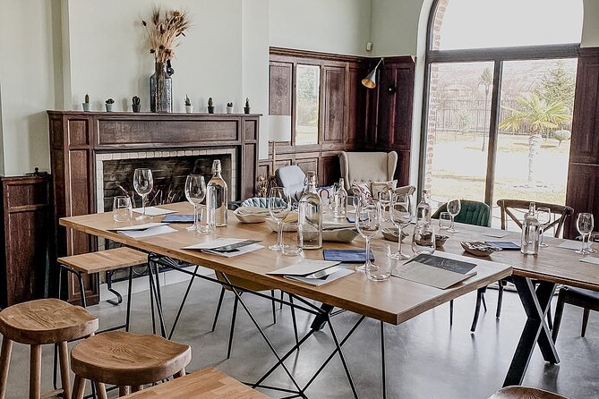 A Taste of Spring: Wine & Gourmet Food Experience in Villa Velis - Meeting and Transport Information