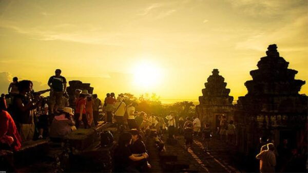 A Ten-Day Exploration of Cambodia. - Discovering Historic Sites