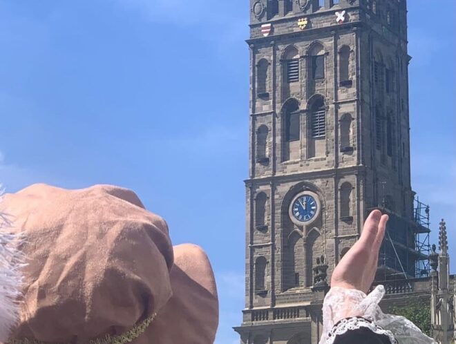 A Tour of Warwick With Queen Elizabeths Secret Lover - Tour Features