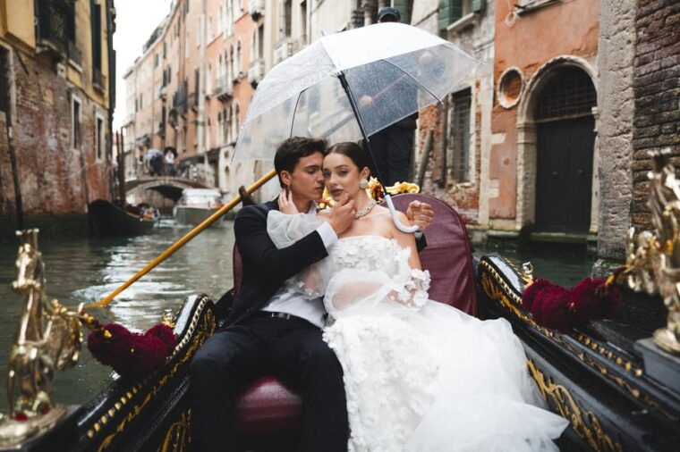 A Unique Photoshoot in Venice - Exploring Iconic Locations
